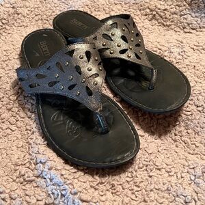 Born sandals